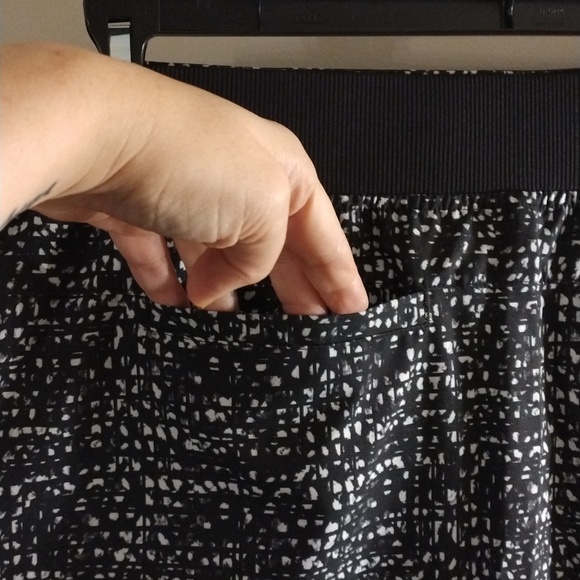 Cypress Club EUC Large black & white skort with front side and back pockets - Picture 4 of 7